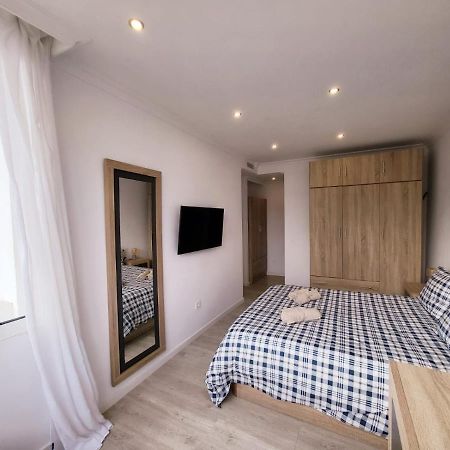 Stylish 3 Bedroom Penthouse In Marbella Centre With Large Pool Close To The Beach ภายนอก รูปภาพ
