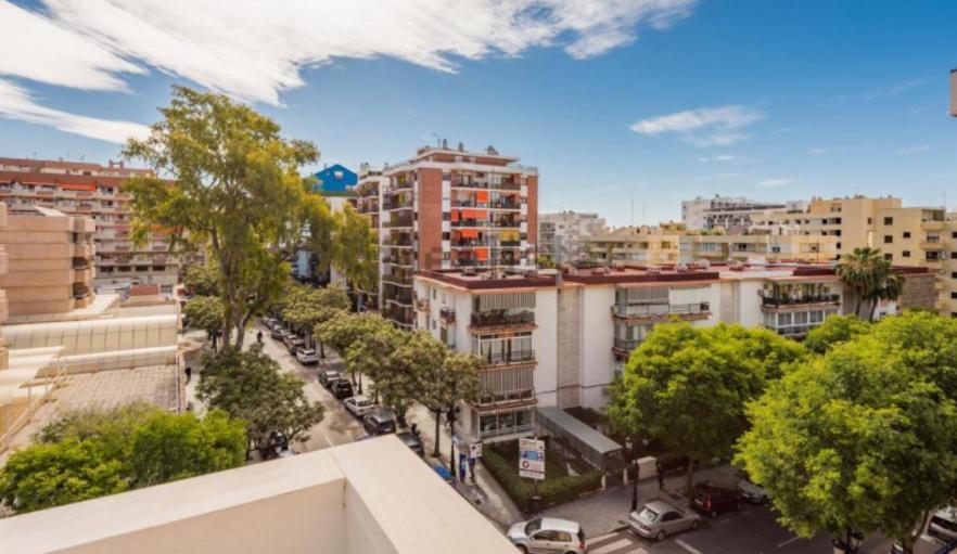 Stylish 3 Bedroom Penthouse In Marbella Centre With Large Pool Close To The Beach ภายนอก รูปภาพ