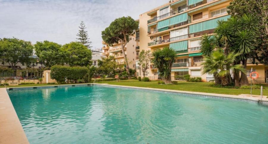 Stylish 3 Bedroom Penthouse In Marbella Centre With Large Pool Close To The Beach ภายนอก รูปภาพ